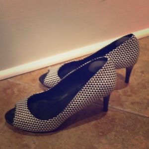 Nine West black/white shoes